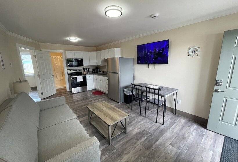 Люкс Семейный 2 Спальни, Coastal Inn And Suites