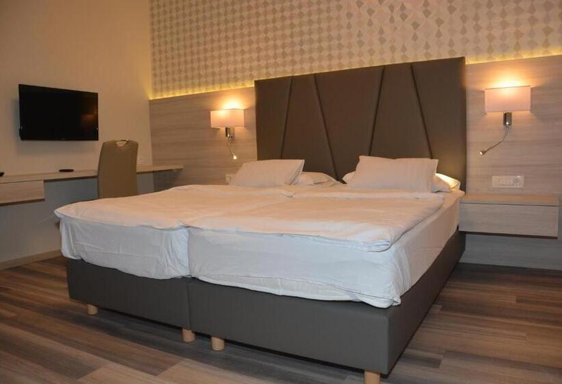 2 Bedrooms Suite Sea View, Fiesa