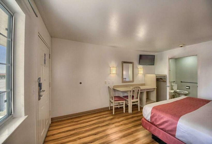Стандартный Номер Кровать Кинг, Motel 6kerrville, Tx