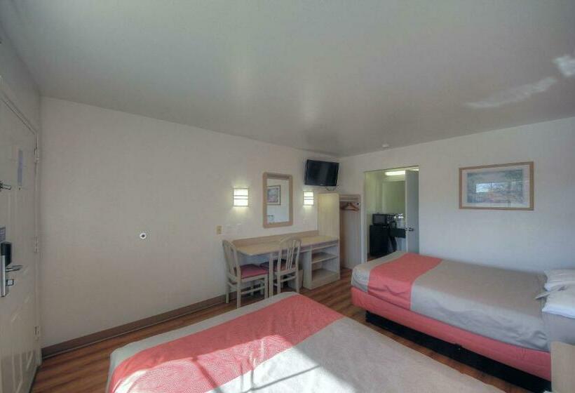 Четырехместный Номер Стандарт, Motel 6kerrville, Tx