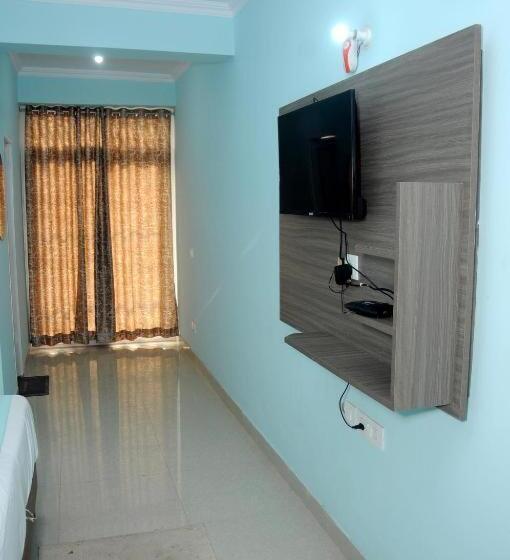 Трехместный Номер Классика, Collection O 81038 Royal Galaxy Inn