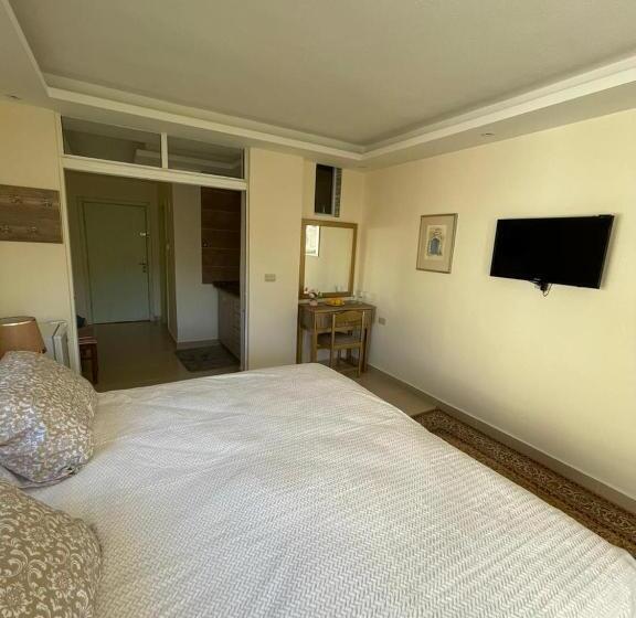 اتاق استاندارد, Classy Hostel