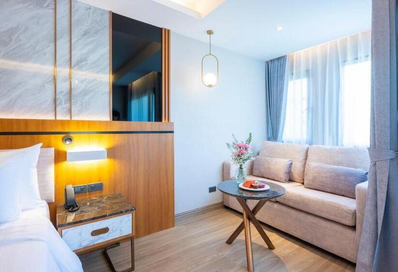 Номер Deluxe Вид на Бассейн, Wyndham Jomtien Pattaya