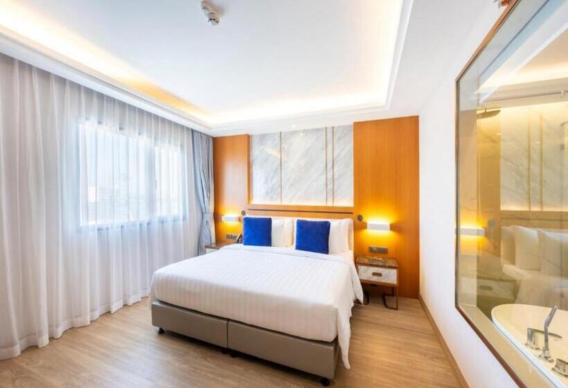 Полулюкс Вид на Бассейн, Wyndham Jomtien Pattaya