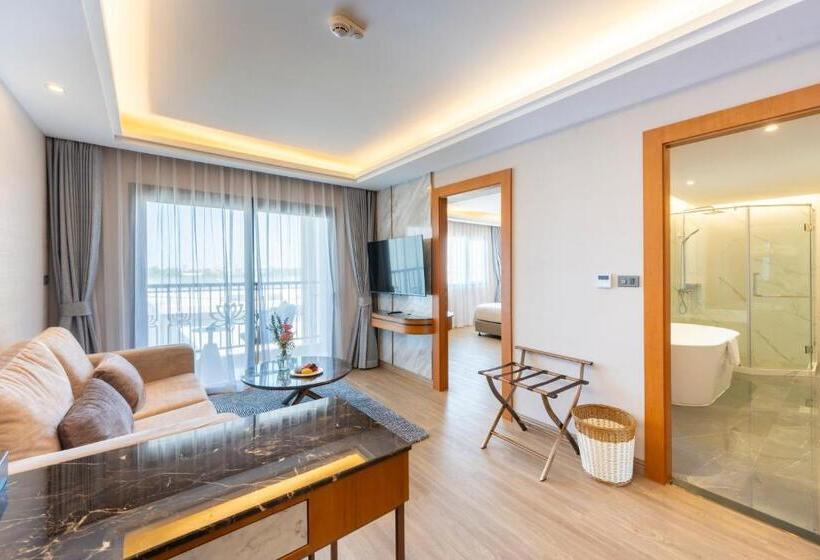 Полулюкс Вид на Сад, Wyndham Jomtien Pattaya