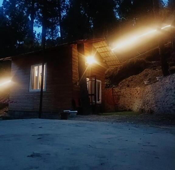 디럭스 룸 산전망, Shiv Forest Villas