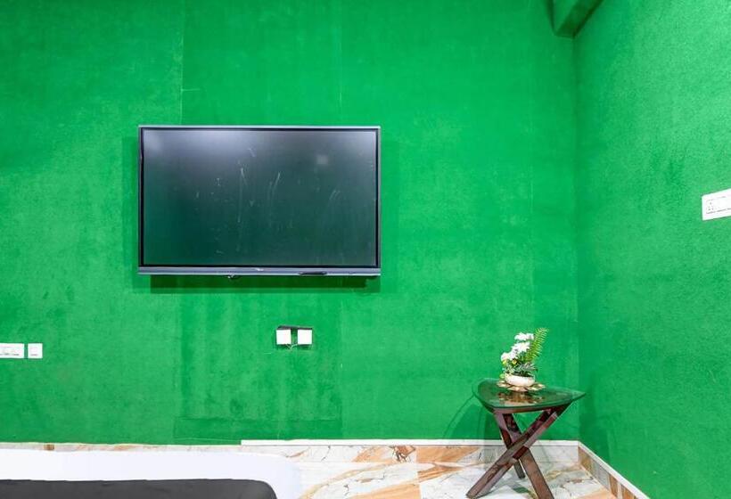 اتاق کلاسیک سه تخته, Urban Classy