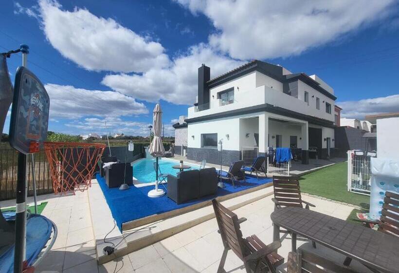 سوییت خانوادگی, Al Villa Por Do Sol Sunset Olhão