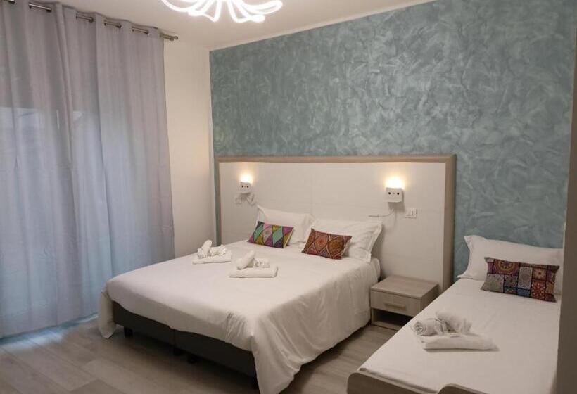 Standard Triple Room with Terrace, La Dea Rooms