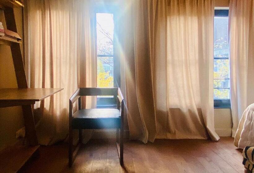 اتاق سوپریور با تخت بزرگ, Townhouse  T Raap