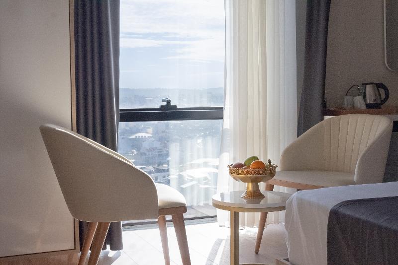 Номер Deluxe, Golden River Hotel By Continent