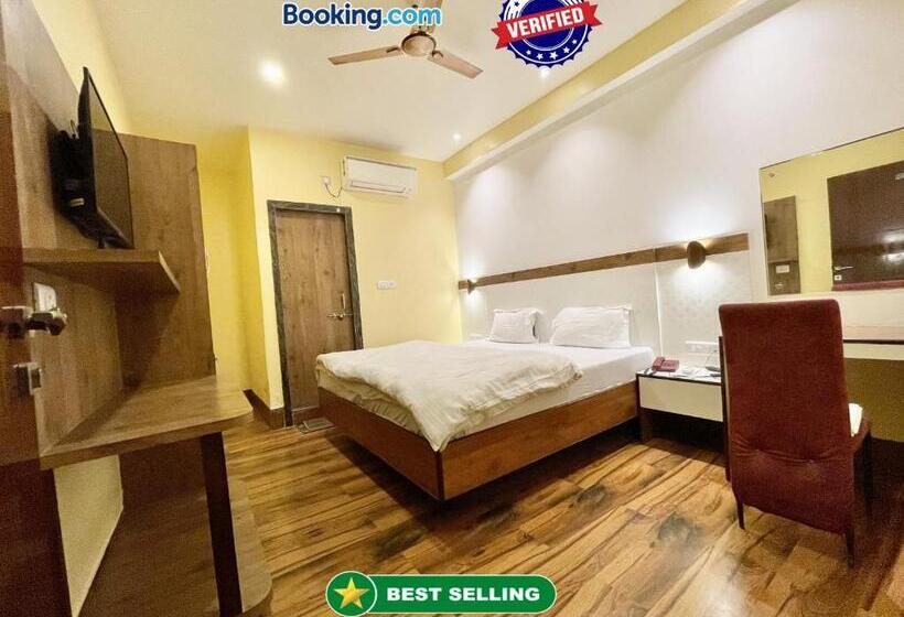 Номер Economy, Shivam ! Varanasi होटल शिवम హోటల్ శివం ஹோட்டல் சிவம் Forɘigner S Choice ! Fully Air Conditioned Hote