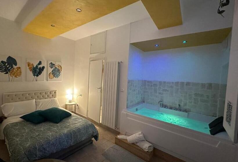 Номер Deluxe, Le Plaisir Luxury Room Con Vasca Idromassaggio