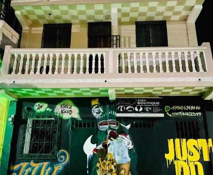 اتاق استاندارد, Juju Boutique & House