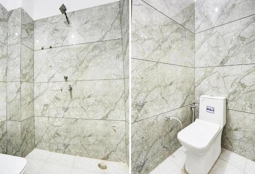 Трехместный Номер Классика, Oyo Hotel H.r