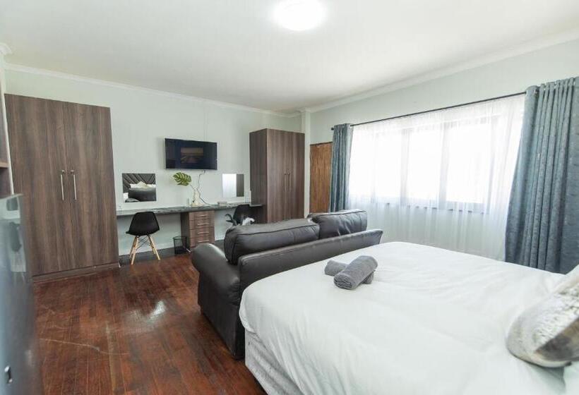 Люкс Deluxe Кровать Кинг, 16 On 7th Guesthouse Summerstrand