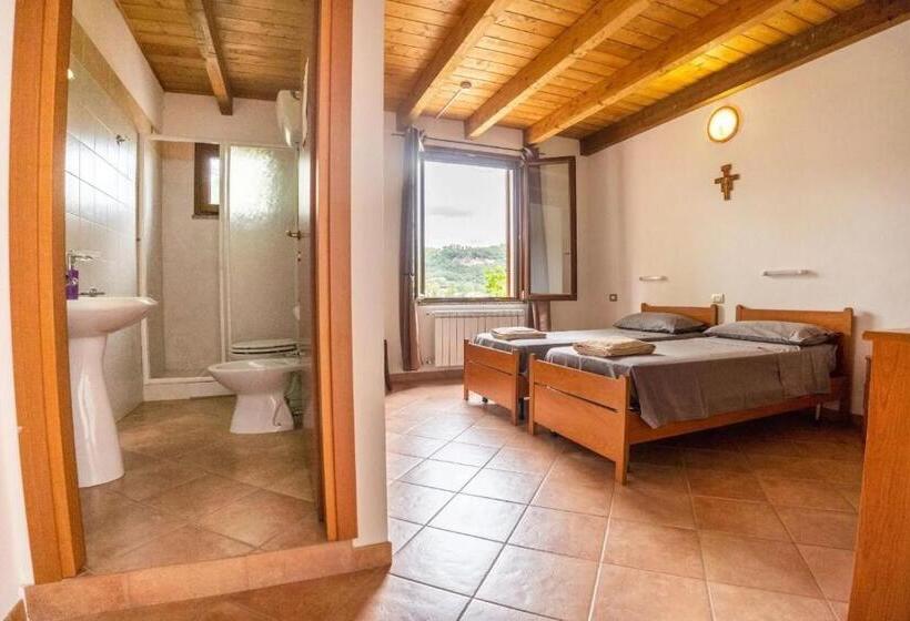 Номер Стандарт Трехместный, Oasi Francescana Sant Ignazio Da Laconi