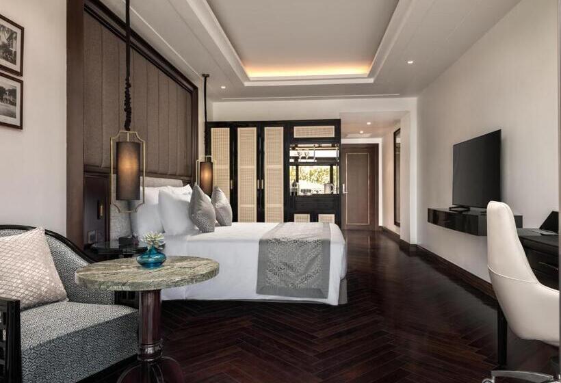 اتاق لوکس با تخت بزرگ, Elegant Mansion 88