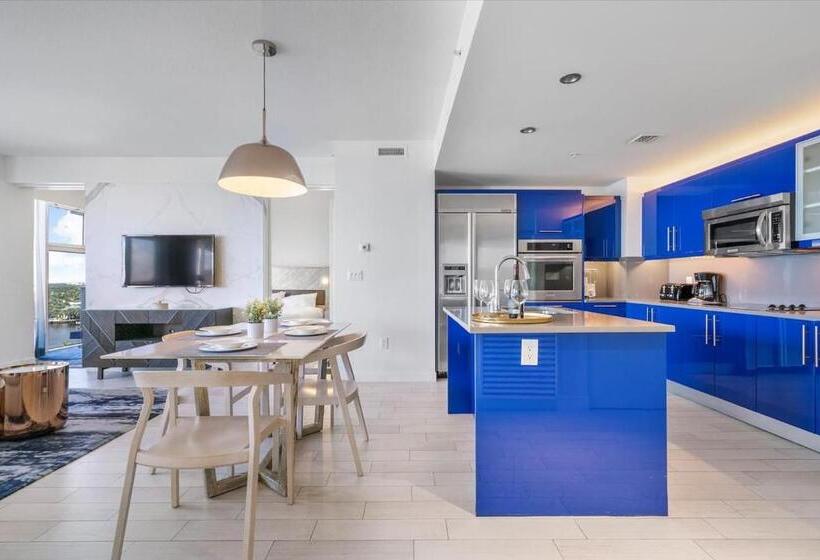 带2个卧室的公寓, W Hotel 2bd 2bath Condo Ocean Views