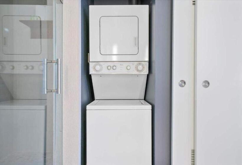 带2个卧室的公寓, W Hotel 2bd 2bath Condo Ocean Views