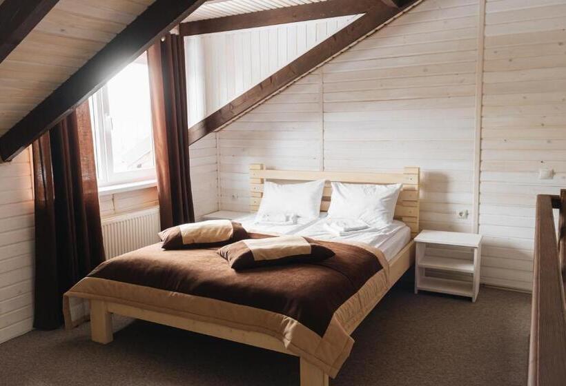 Family Suite, парк готель там, де гори..