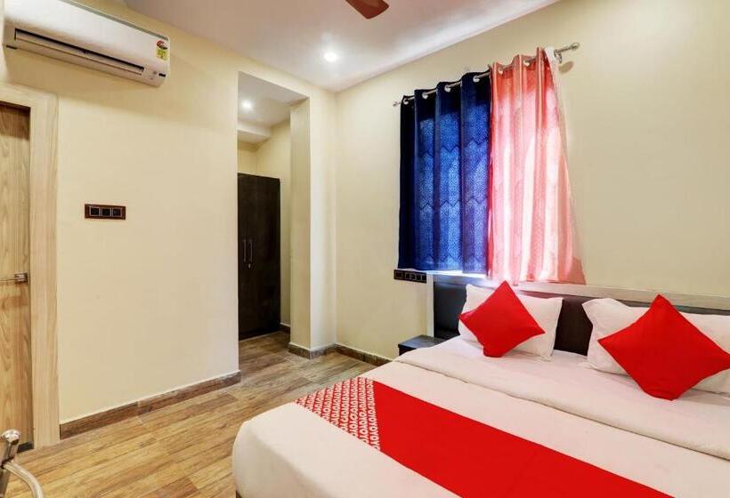 اتاق کلاسیک سه تخته, Oyo Flagship Royal Guest House