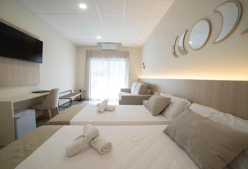 اتاق استاندارد چهار تخته, Hostal Altea Karma