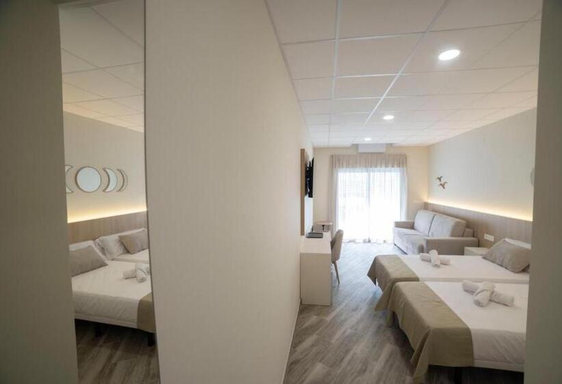 اتاق استاندارد چهار تخته, Hostal Altea Karma