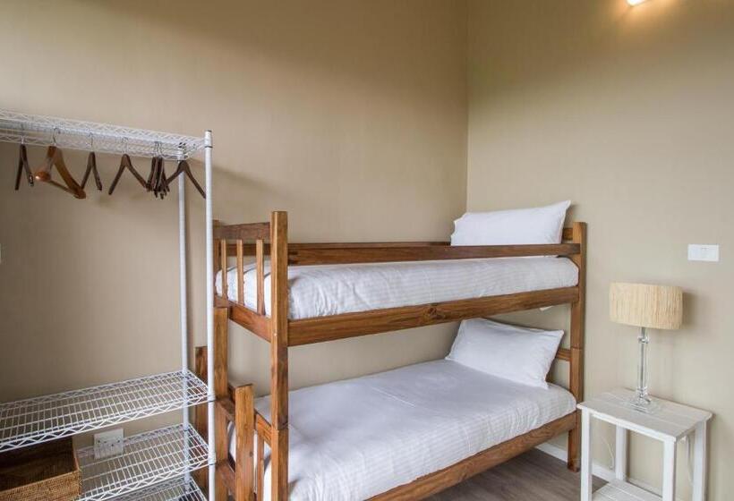 Трехместный Номер Стандарт с Балконом, Adventure Pads & Basecamp At Pezula Knysna