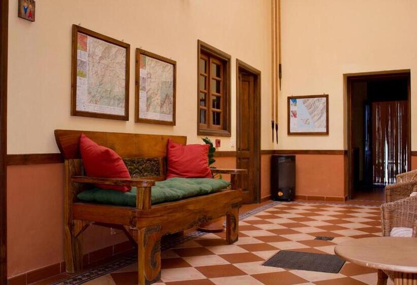 מיטה בחדר משותף, Refugio El Hornillo