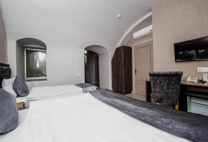 标准三人间, Passage Modern Hotel Baku