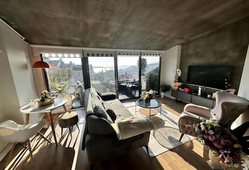 آپارتمان 1 خوابه با تراس, Summitvista Smart Homes