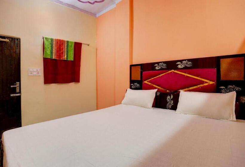Номер Стандарт, Oyo Classic Hotel And Resturent