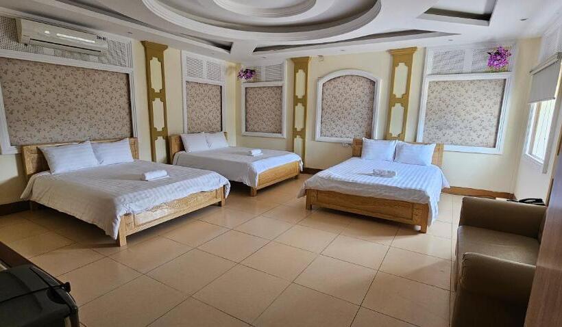 اتاق لوکس خانوادگی, Khách Sạn Lake Side Palace   Bờ Hồ