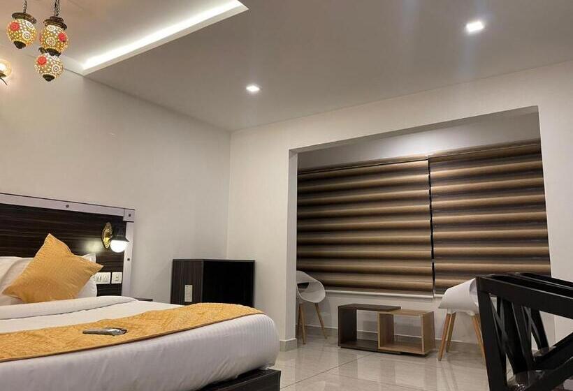 디럭스 룸, Skylark Holidays Premium