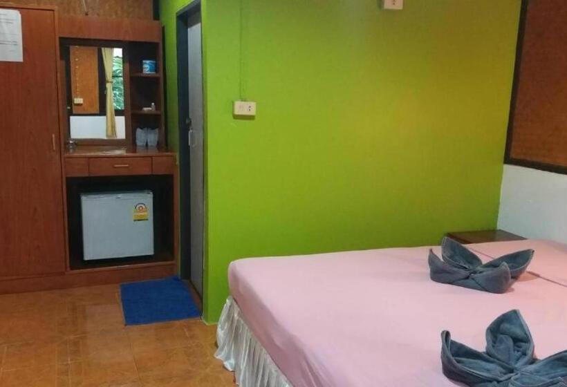 Номер Basic, Lanta Long Beach Hostel