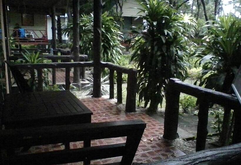 Номер Стандарт Трехместный, Lanta Long Beach Hostel