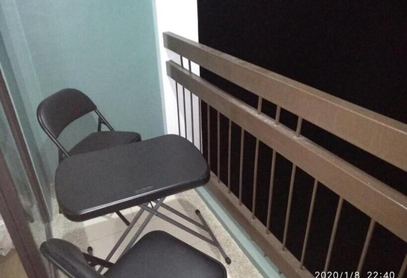 标准工作室带阳台, Pine Suites Jr Studio, A Serene & Relaxing Place