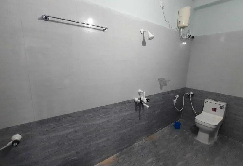 Номер Стандарт, Oyo Sg Trinetra Residency