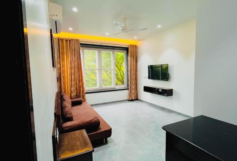 带大床的套房, Gulmohar Resort & Spa