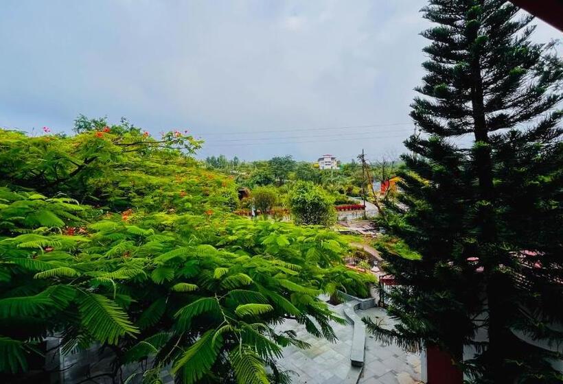 豪华房间, Gulmohar Resort & Spa