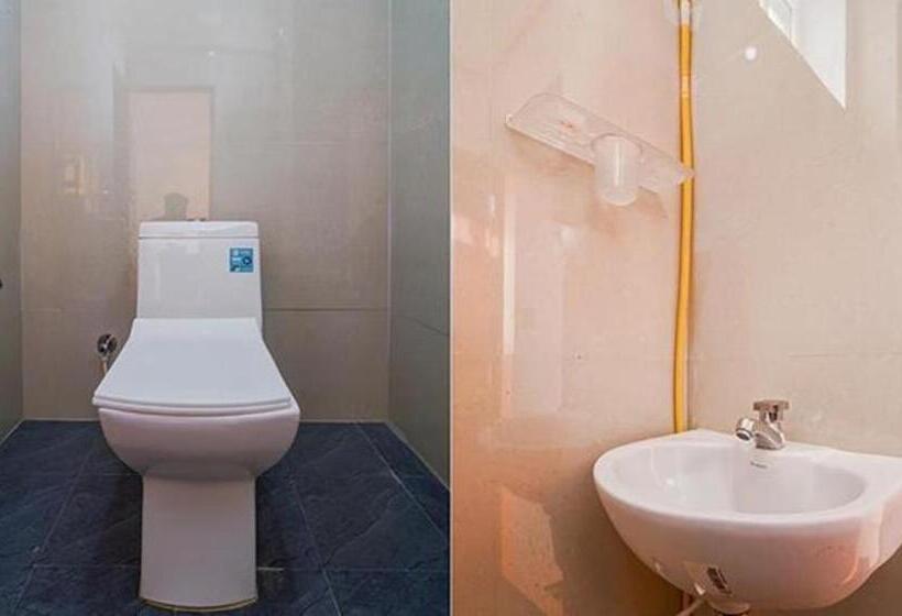 Номер Deluxe, Fabexpress Vinayak Residency