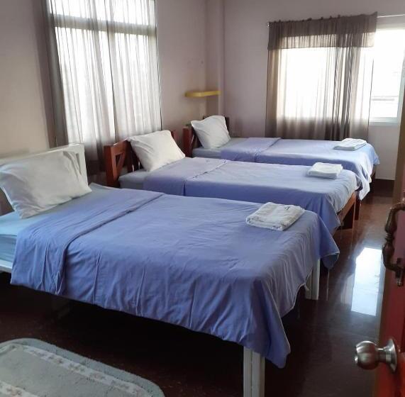 Трехместный Номер Классика, โรงแรมบ้านสุวรรณา Baansuwanna