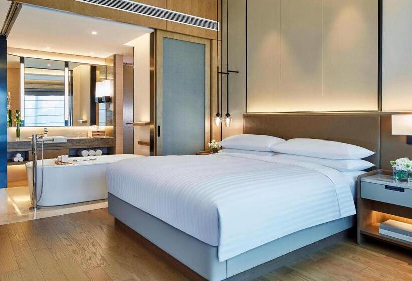 Premium room with river view, Hangzhou Marriott Hotel Qianjiang