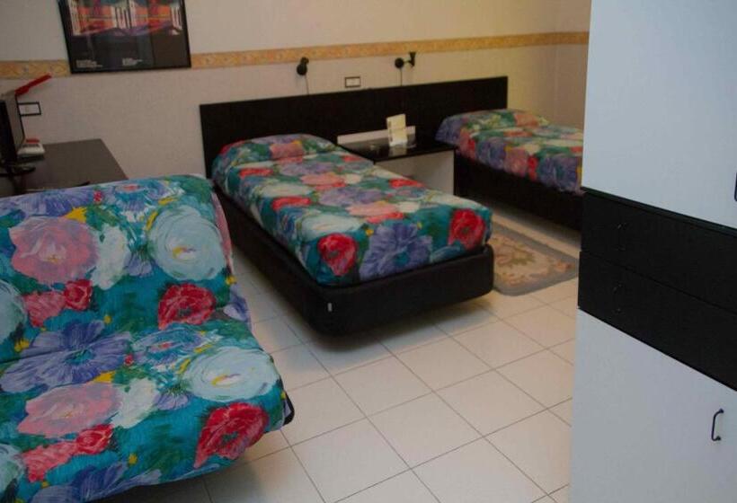 Трехместный Номер Deluxe, Letizia