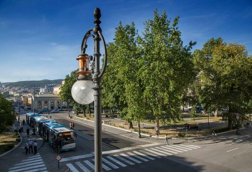 سوئیت با تخت بزرگ, Le Saline Luxury Guest House