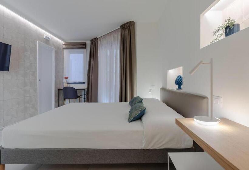 带阳台的豪华间, Taormina Town   Guesthouse Sicily