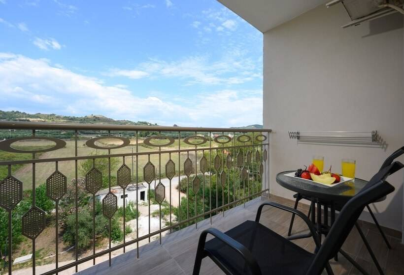 Номер Стандарт Вид на Сад, Ninos Grand Beach Resort