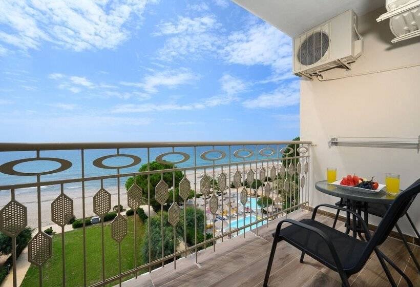 Номер Superior Вид на Море, Ninos Grand Beach Resort