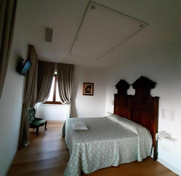 Семейный Номер, Palazzo Riccucci